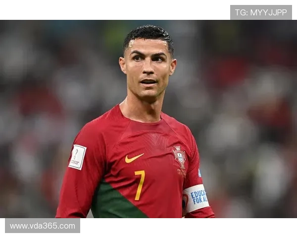 世界足球球星风采盘点：明星们的巅峰表现与精彩瞬间