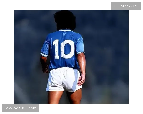 全球足坛十大最具影响力的足球球星排行榜及其传奇表现解析