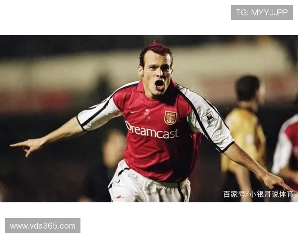 戴白帽的足球球星是谁 解析其独特风格与场上表现