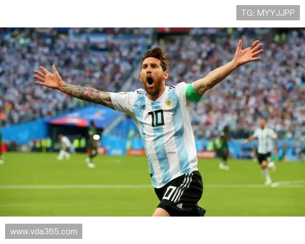 足球巨星经典挂画 打造个性化居家空间 与偶像并肩而行