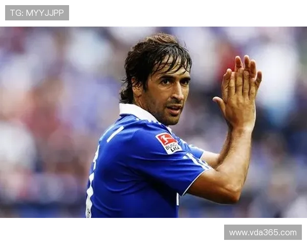 足球球星最温暖瞬间：从赛场到生活的无私善举与感人时刻